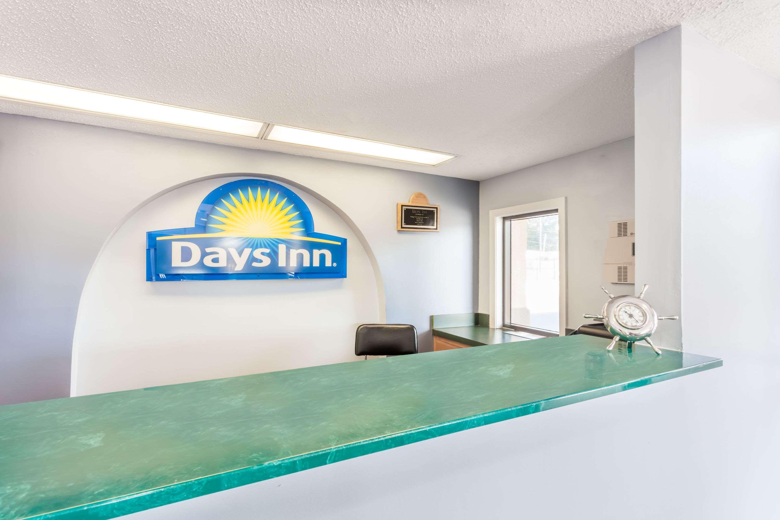 Days Inn By Wyndham Clinton Zewnętrze zdjęcie